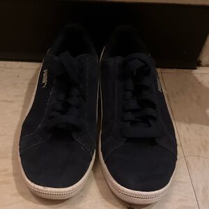 Navy Blue Puma Suede Shoes Size 4.5 Youth